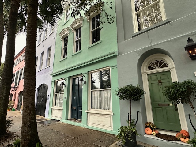 pastel houses on rainbow row in charleston sc